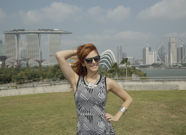Titi Müller posa em Singapura (Foto: Arquivo Pessoal)