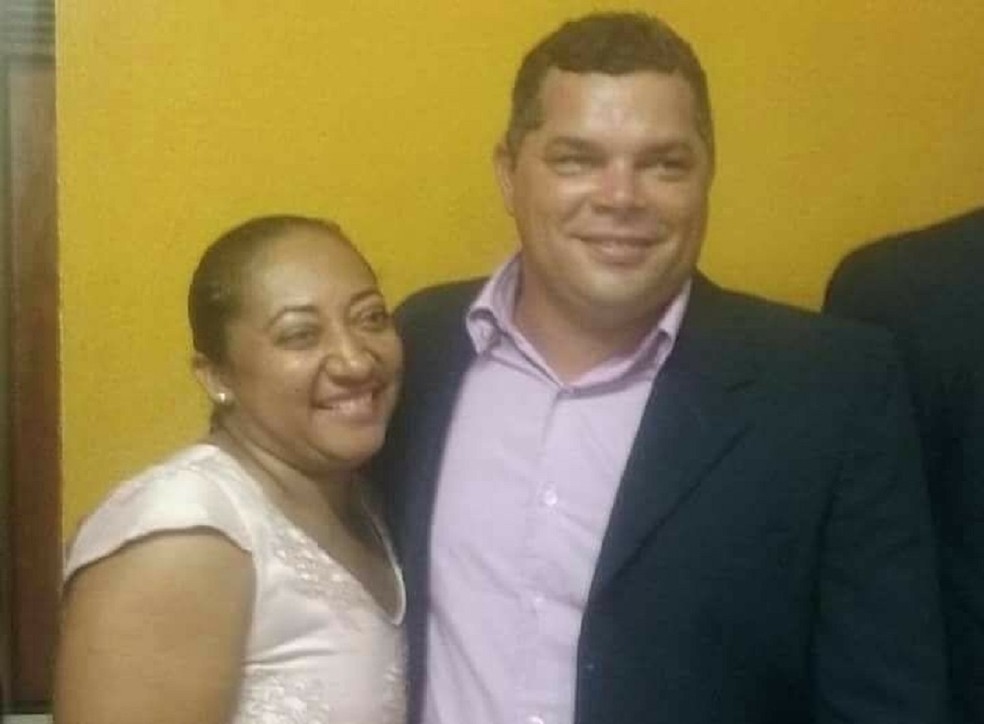 Francineide Nicolau dos Santos foi morta durante assalto a sítio em Brejinho, RN. Na foto, ao lado do marido, Arlindo Francisco, vereador de Passagem (Foto: Arquivo pessoal)