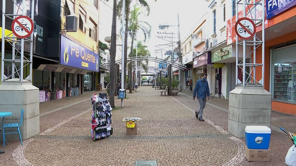 Centro comercial de Barretos, SP &mdash; Foto: Reprodu&ccedil;&atilde;o/EPTV