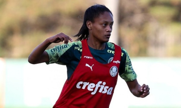 Palmeiras anuncia renovação de contrato de Ary Borges, meio-campista da seleção feminina