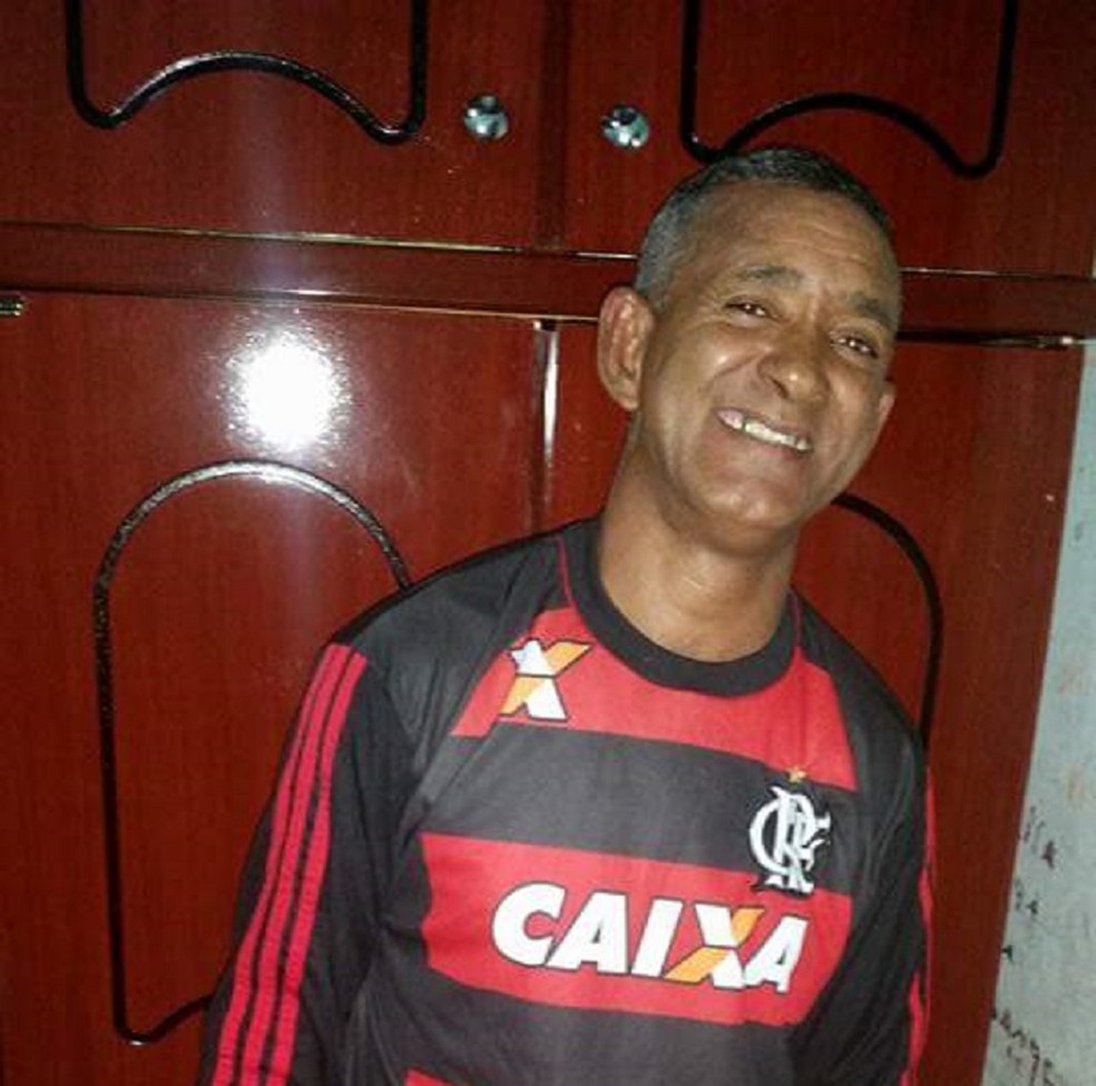 José Carlos é o responsável por passar o amor pelo Flamengo a todas as gerações da família  — Foto: Arquivo pessoal