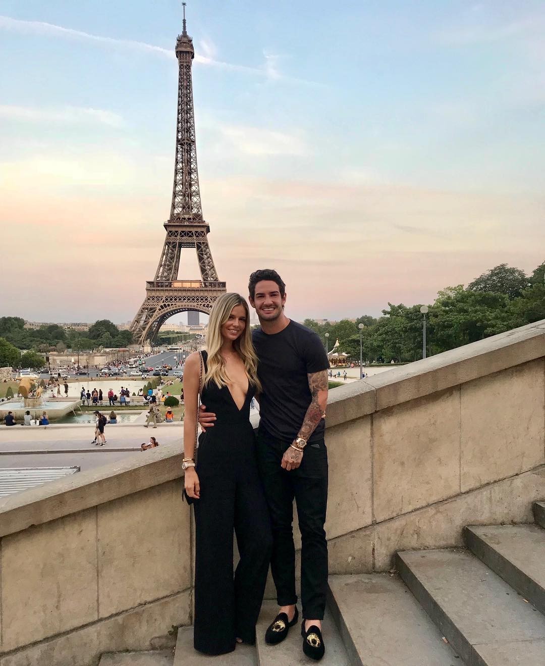 Alexandre Pato E Danielle Knudson Vivem Romance Em Paris Vogue Gente Actualmente constituye el símbolo más representativo de parís. alexandre pato e danielle knudson vivem