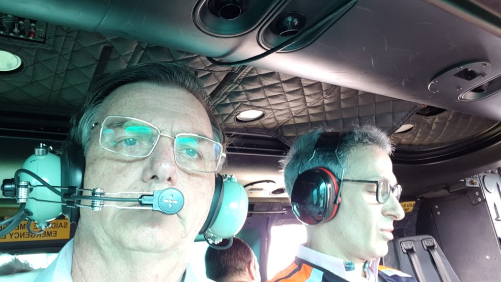 Presidente Jair Bolsonaro sobrevoa área atingida por rompimento de barragem em MG — Foto: Divulgação/Presidência da República