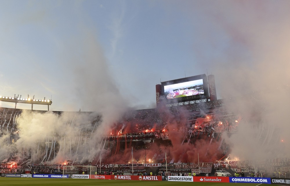 Conmebol aumenta rigidez na Libertadores e vai controlar gandulas e gramado