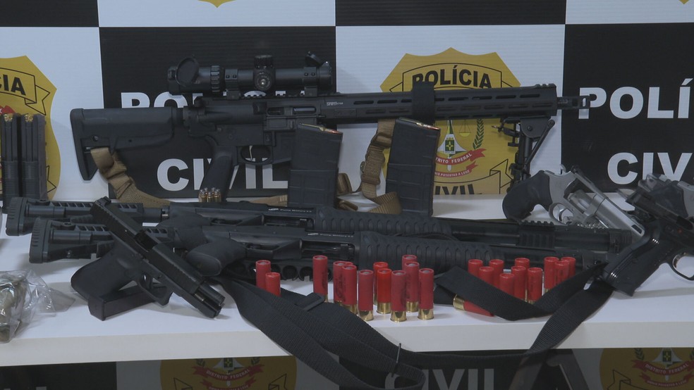 Material apreendido com bolsonarista suspeito de montar artefato explosivo em Brasília — Foto: TV Globo/Reprodução