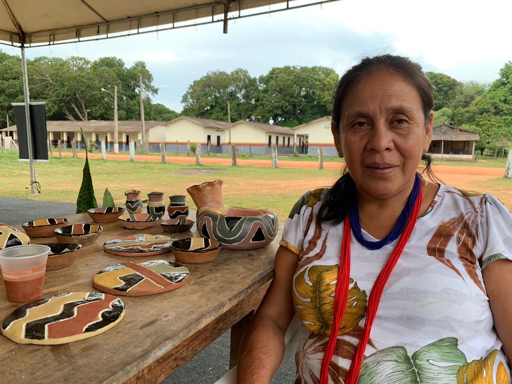 Ceramista da etnia Kadiwéu, Creuza Begilio, de 50 anos — Foto: Yara Ramalho/g1 RR