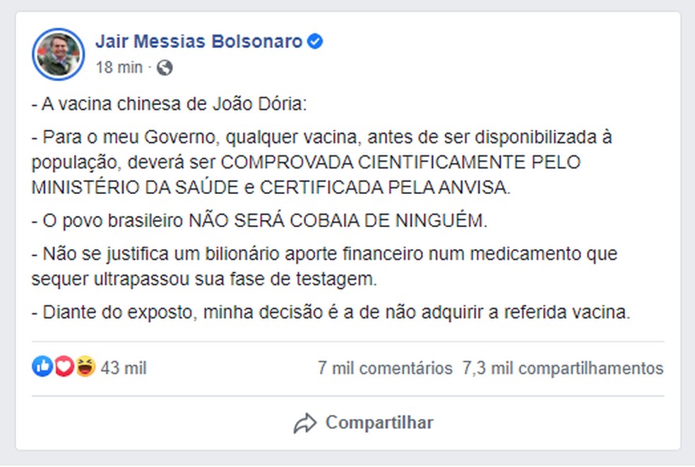 Horas depois da primeira postagem, Bolsonaro fez uma segunda (na foto), na qual dizia que 'minha decisão é a de não adquirir a referida vacina'. — Foto: Reprodução/Facebook
