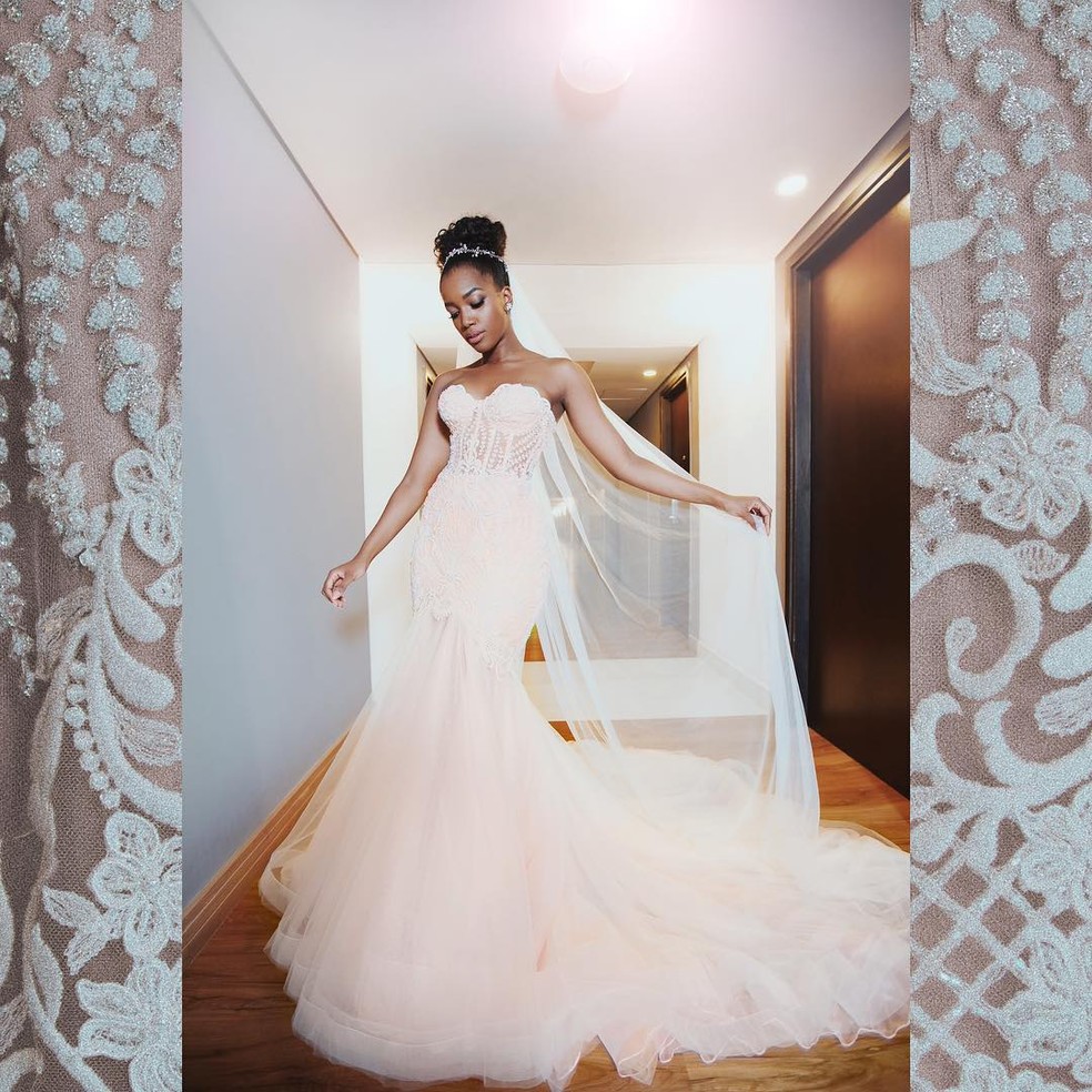 Iza mostra um dos vestidos usados em seu casamento — Foto: Reprodução/Instagram