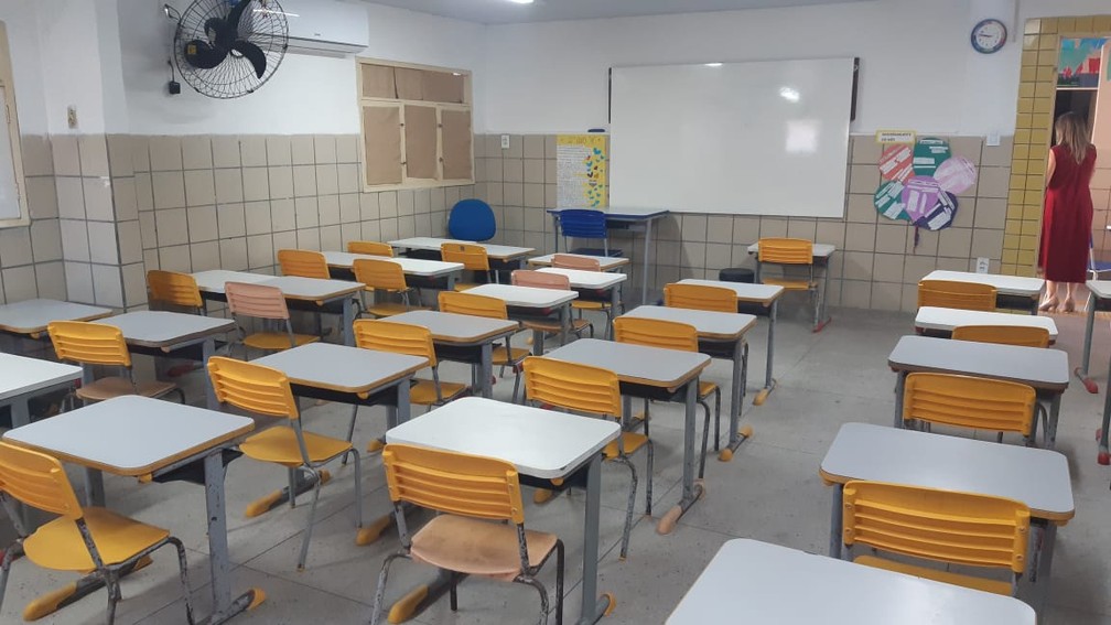 Sindicato diz que professores só retomam aulas presenciais após segunda dose da vacina contra Covid — Foto: Sérgio Henrique Santos/Inter TV Cabugi