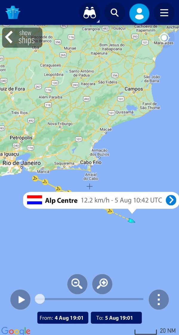 Monitoramento por GPS aponta localização, na tarde de sexta, da rebocadora holandesa, responsável por transportar o porta-aviões, já próximo do fim da área marítima brasileira — Foto: Reprodução