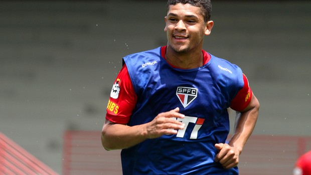 Absolvido no STJD, Denilson está liberado para enfrentar o Santos