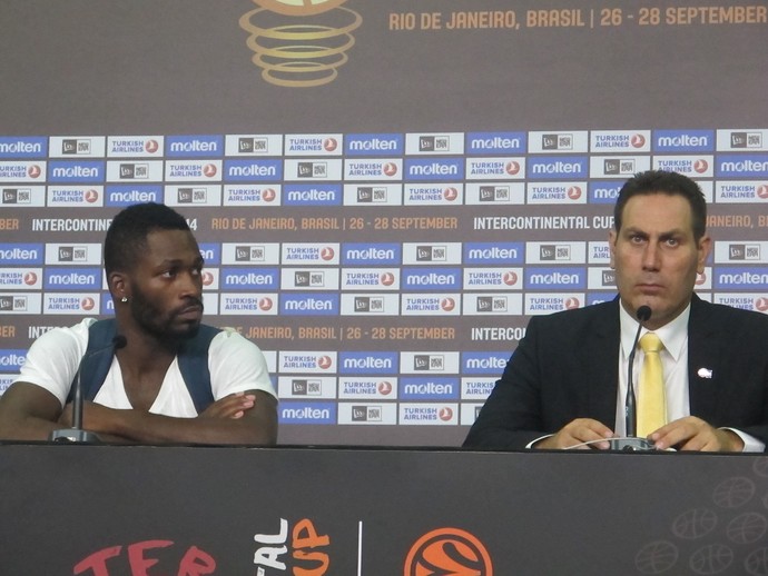 Jeremy Pargo e Guy Goodes do Maccabi (Foto: Amanda Kestelman) Jeremy Pargo e Guy Goodes do Maccabi (Foto: Amanda Kestelman)