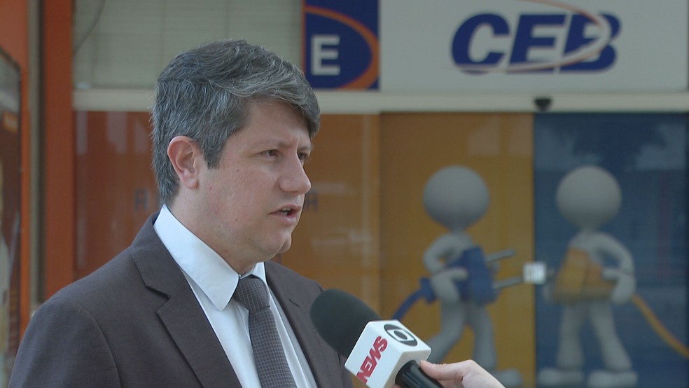 O diretor de atendimento ao cliente da CEB, Gustavo Alvares — Foto: TV Globo/Reprodução