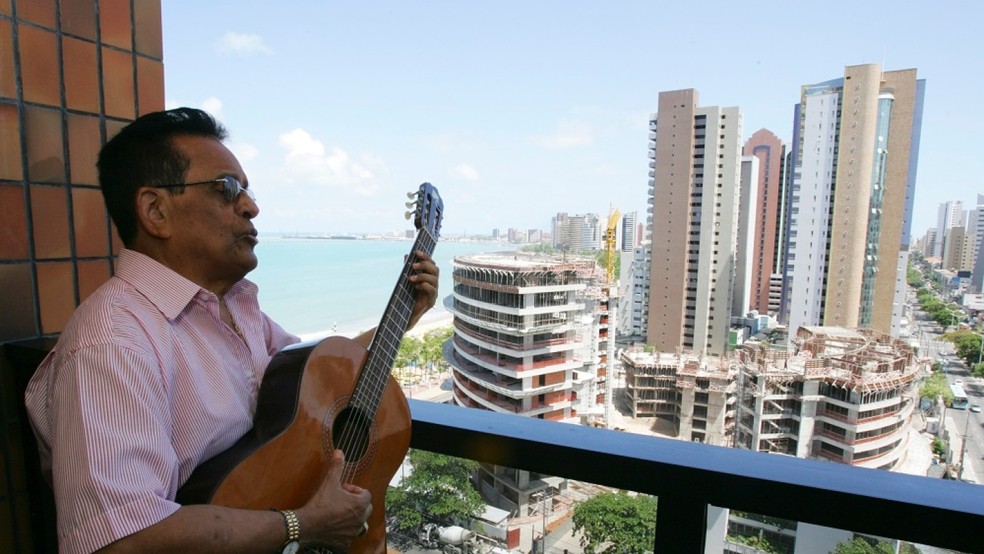 M&uacute;sico Evaldo Gouveia, compositor de &ldquo;Sentimental Demais&rdquo; e &ldquo;Somos Iguais&rdquo;, morreu com Covid-19 em Fortaleza &mdash; Foto: Kid J&uacute;nior/SVM