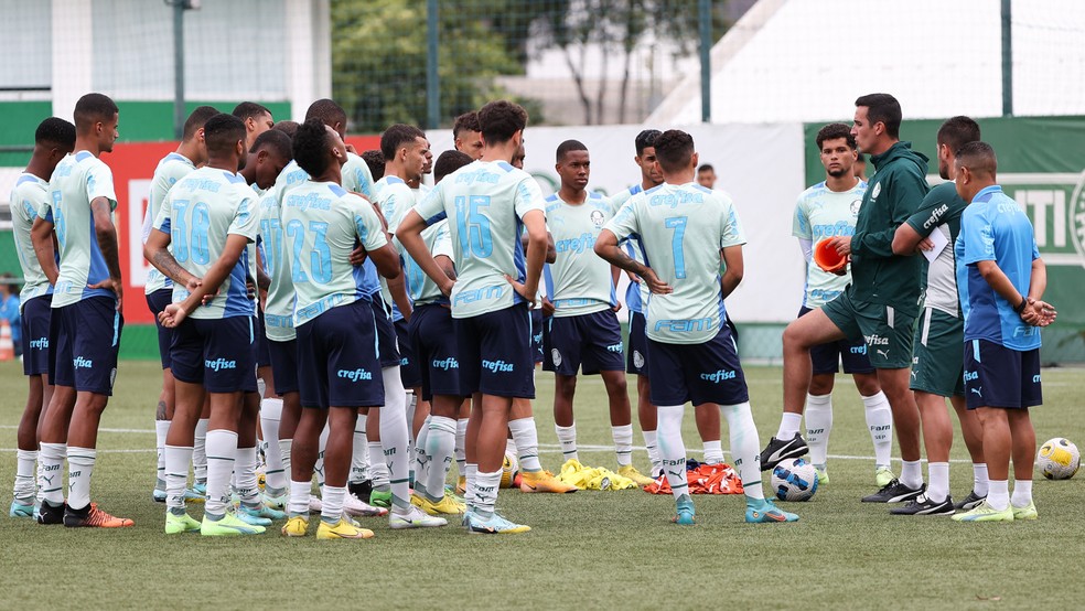 Elenco do Palmeiras se prepara para a disputa da Copinha — Foto: Fabio Menotti