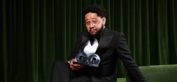 Emicida é premiado como Homem do Ano na categoria Música - Men Of The Year 2021 (Foto: GQ Brasil)