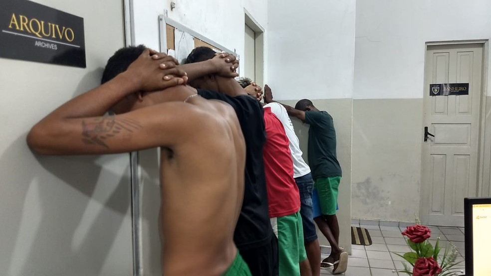 Homens presos suspeitos de arrombar loja na Zona Norte de Natal  (Foto: DivulgaÃ§Ã£o/PolÃ­cia Civil )