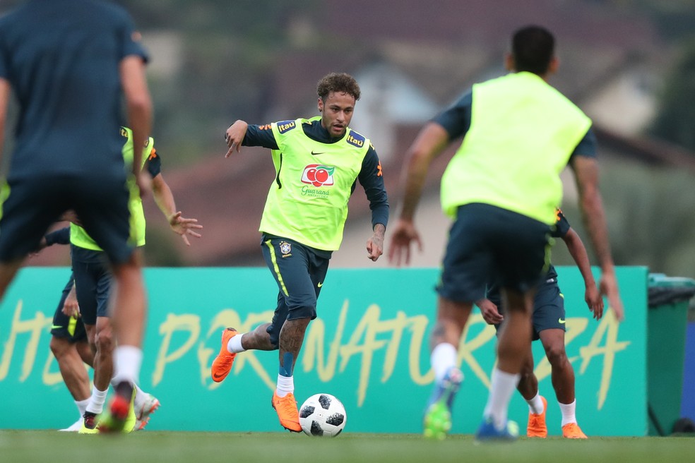 Neymar treinou com bola durante a semana e mostrou evolução (Foto: Lucas Figueiredo/CBF)
