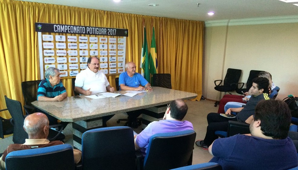 Presidente José Vanildo apresenta novo formato e detalhes da tabela do Campeonato Potiguar 2018 (Foto: Augusto Gomes/GloboEsporte.com)