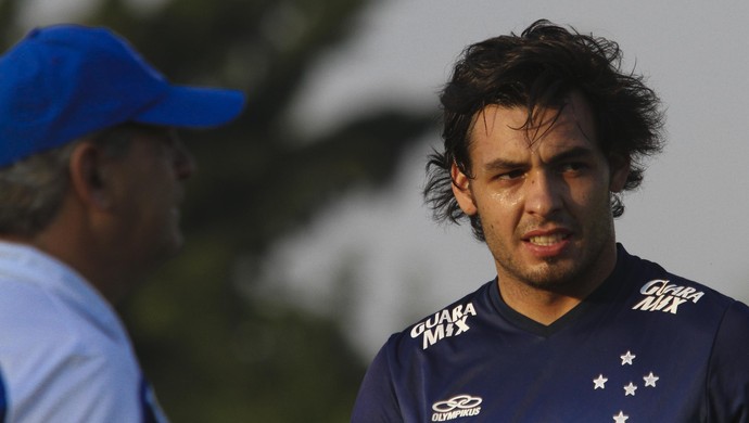 Ricardo Goulart faz três gols em treino e se diz pronto para encarar o Verdão