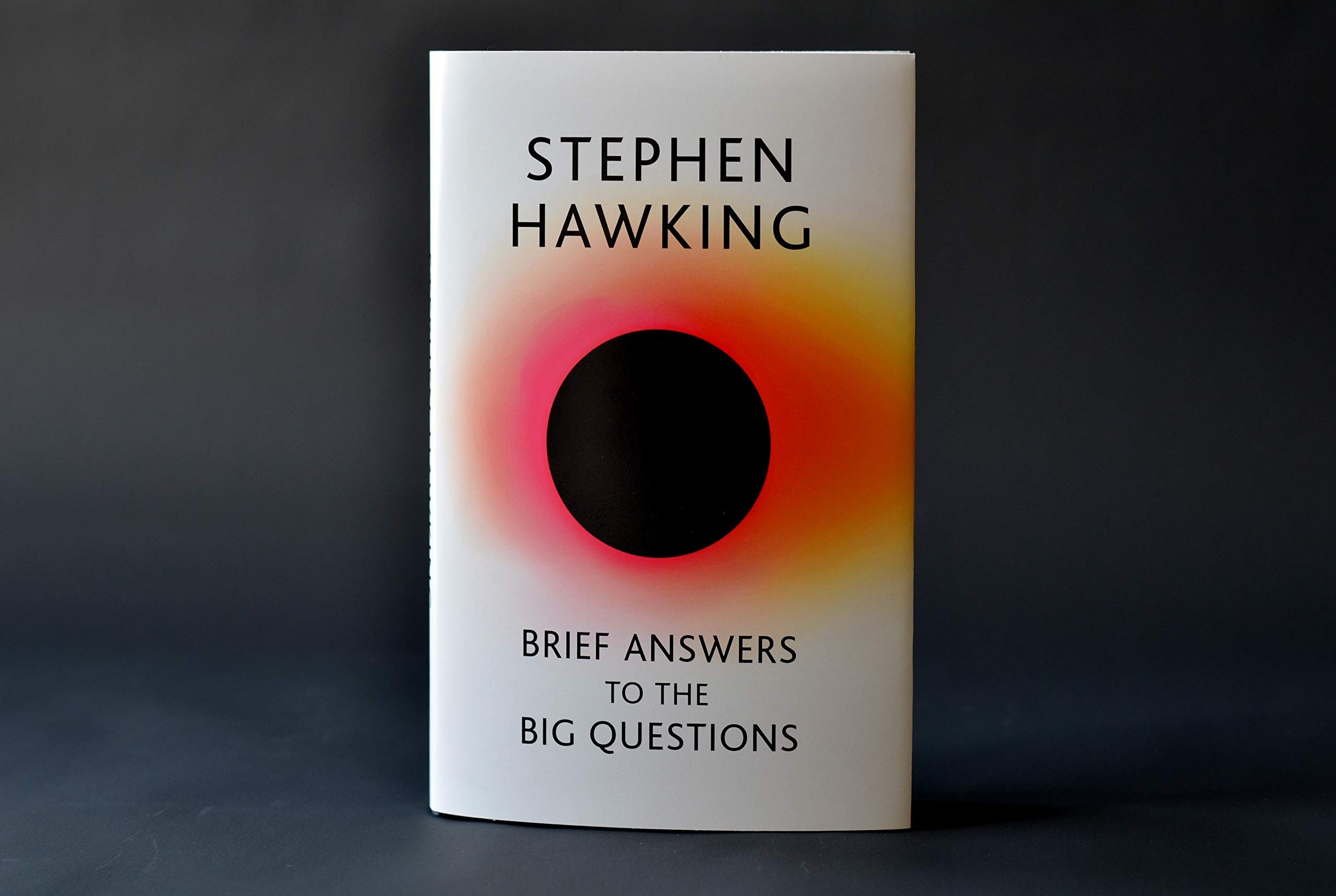 Edição britânica de Brief Answers to the Big Questions (Foto: John Murray)