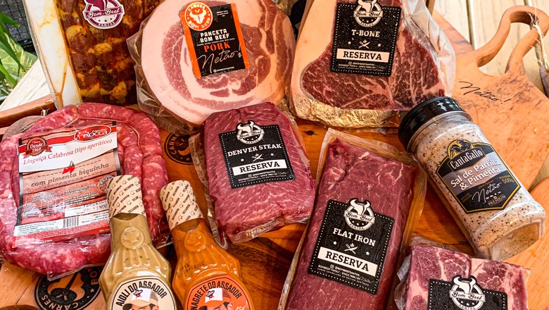 O Bom Beef tem disponível no site diversos cortes especiais de carne, temperos, molhos e acessórios. (Foto: Reprodução)