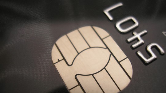 Juro do cartão de crédito vai a 417,4% em fevereiro para o cliente rotativo, mostra BC