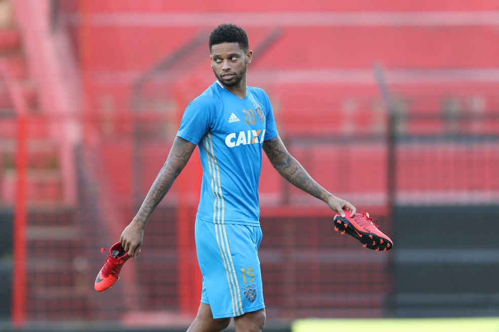 GrÃªmio adota cautela em negÃ³cio com o Sport por AndrÃ© (Foto: Aldo Carneiro/Pernambuco Press)