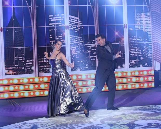 Com elegância, Juliana Paiva e Átila Amaral dão show no &#39;Dança&#39; (Foto: Carol Caminha/TV Globo)