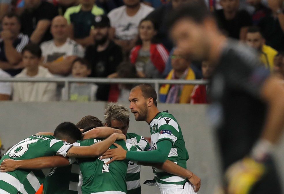 Sporting goleia fora de casa e vai à fase de grupos da Liga dos Campeões (Foto: AP )