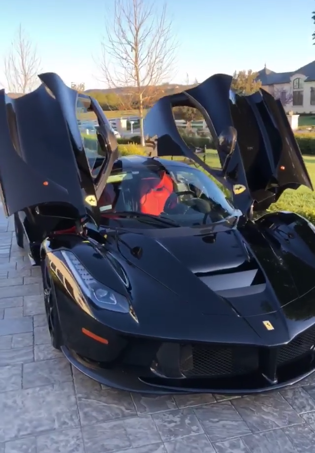 A Ferraria avaliada em quase R$ 4 milhões, presente de Travis Scott para Kylie Jenner (Foto: Reprodução/Instagram)