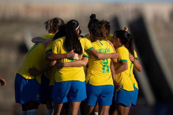 Atletas da seleção feminina do Brasil (Foto: Reprodução/Twitter)