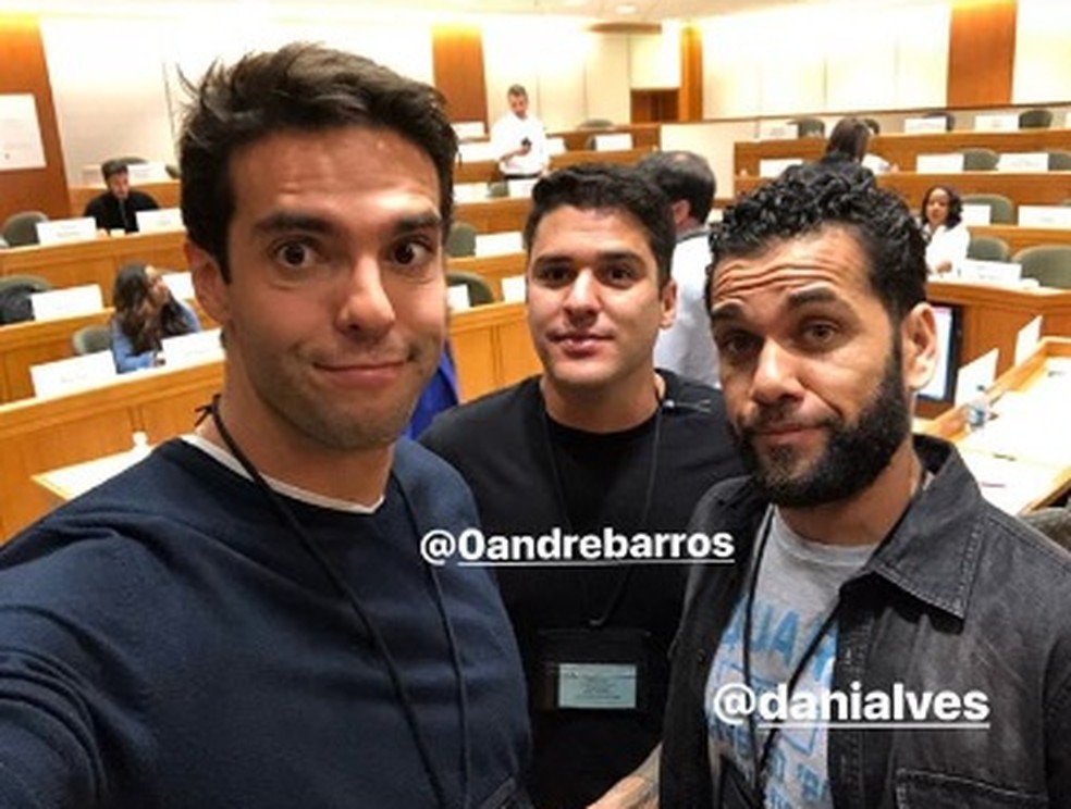 Kaká e Daniel Alves em curso em Harvard (Foto: Reprodução / Instagram)