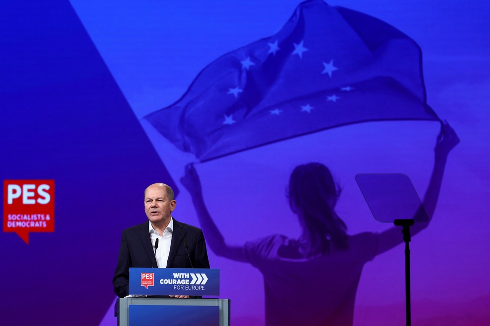 O chanceler da Alemanha, Olaf Scholz, durante reunião do partido social-democrata em que defendeu expansão da União Europeia, em 15 de outubro de 2022. — Foto: Lisi Niesner/ Reuters