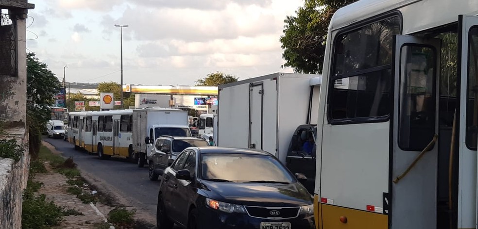 Trânsito ficou intenso na região  — Foto: Sérgio Henrique Santos/Inter TV Cabugi