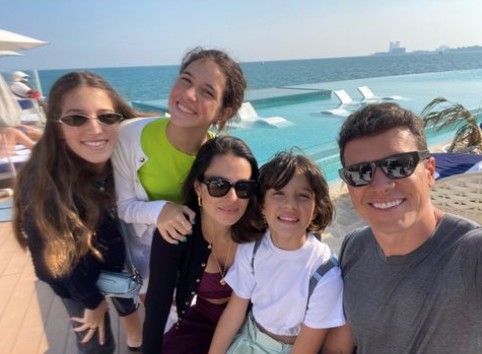 Rodrigo Faro curte Dubai com a família em hotel com diária de R$ 61 mil (Foto: Reprodução/Instagram @rodrigofaro)