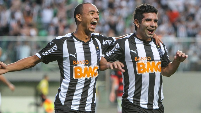 R10 galo top