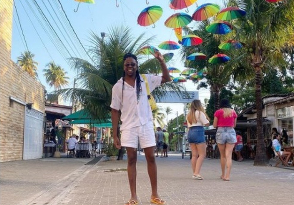 Ator baiano denuncia racismo de agente de segurança em aeroporto — Foto: Reprodução / Redes Sociais