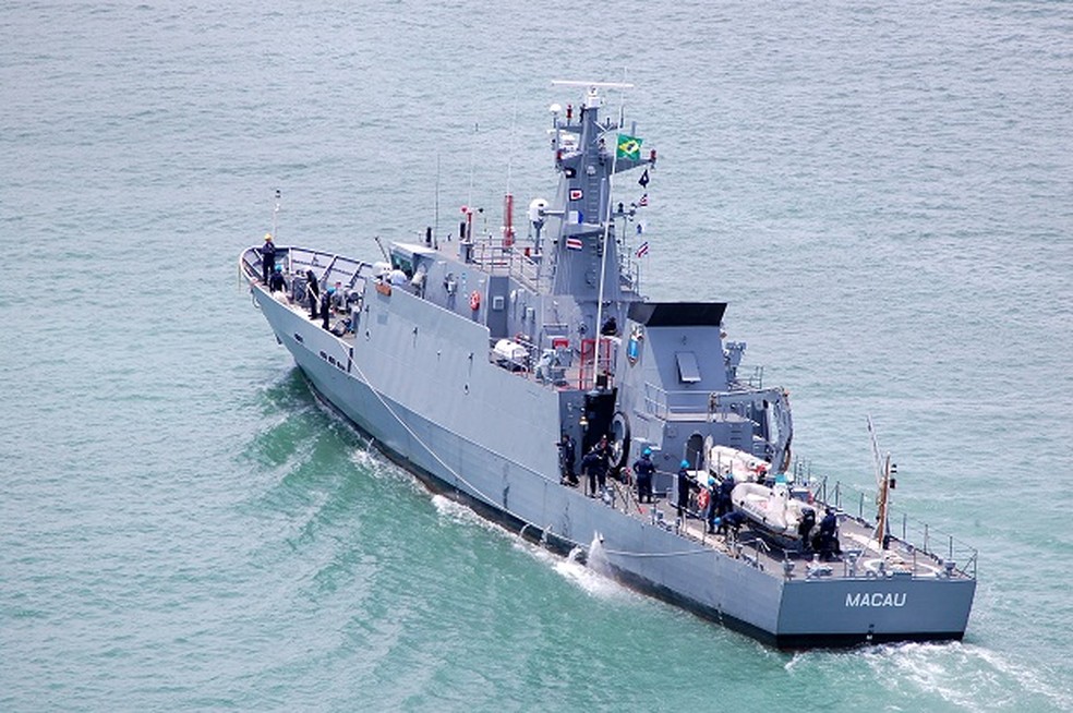 Navio-Patrulha Macau, da Marinha do Brasil, foi utilizado para as buscas e resgate dos nÃ¡ufragos  â€” Foto: DivulgaÃ§Ã£o/Marinha do Brasil