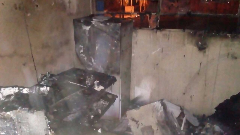 Fogo destruiu vários objetos dentro da coordenação (Foto: Polícia Civil/Divulgação)