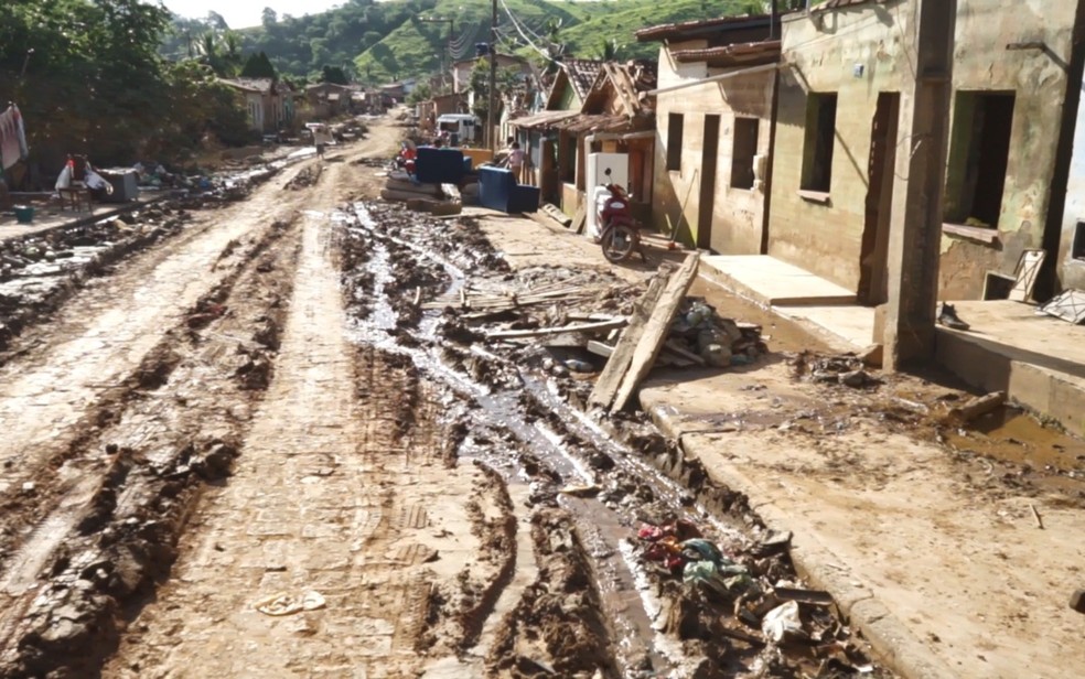 Distrito de Nova Alegria, em Itamaraju, no extremo sul da Bahia, ficou destruído após fortes chuvas — Foto: Paulo Souza/g1