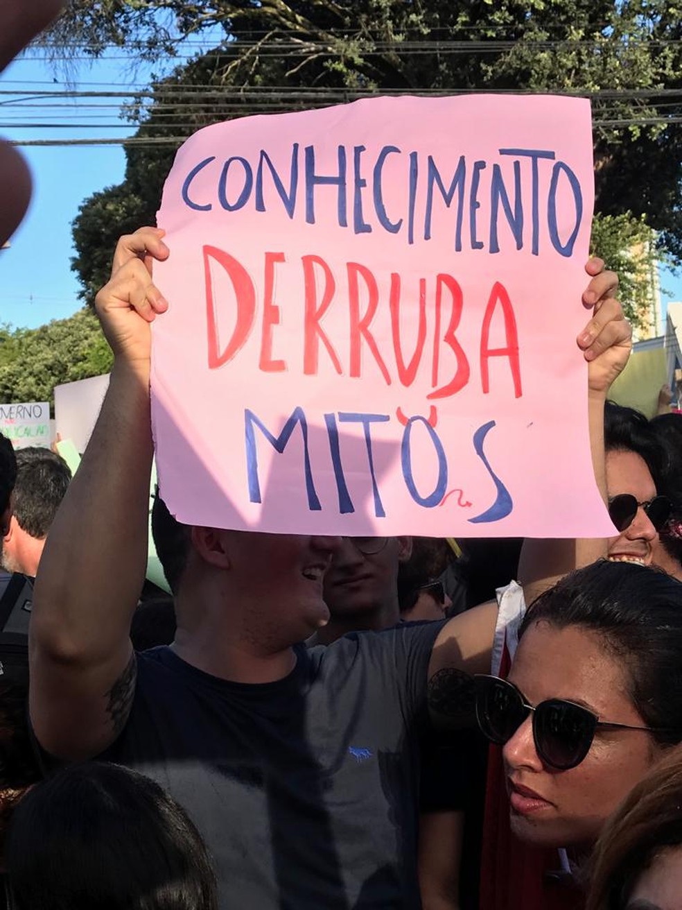 Natal (RN) tem protesto contra bloqueios na educação — Foto: Rafael Barbosa/G1