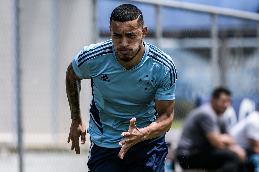 Com contrato de produtividade no Cruzeiro, William minimiza lesões na Alemanha: Receio nenhum