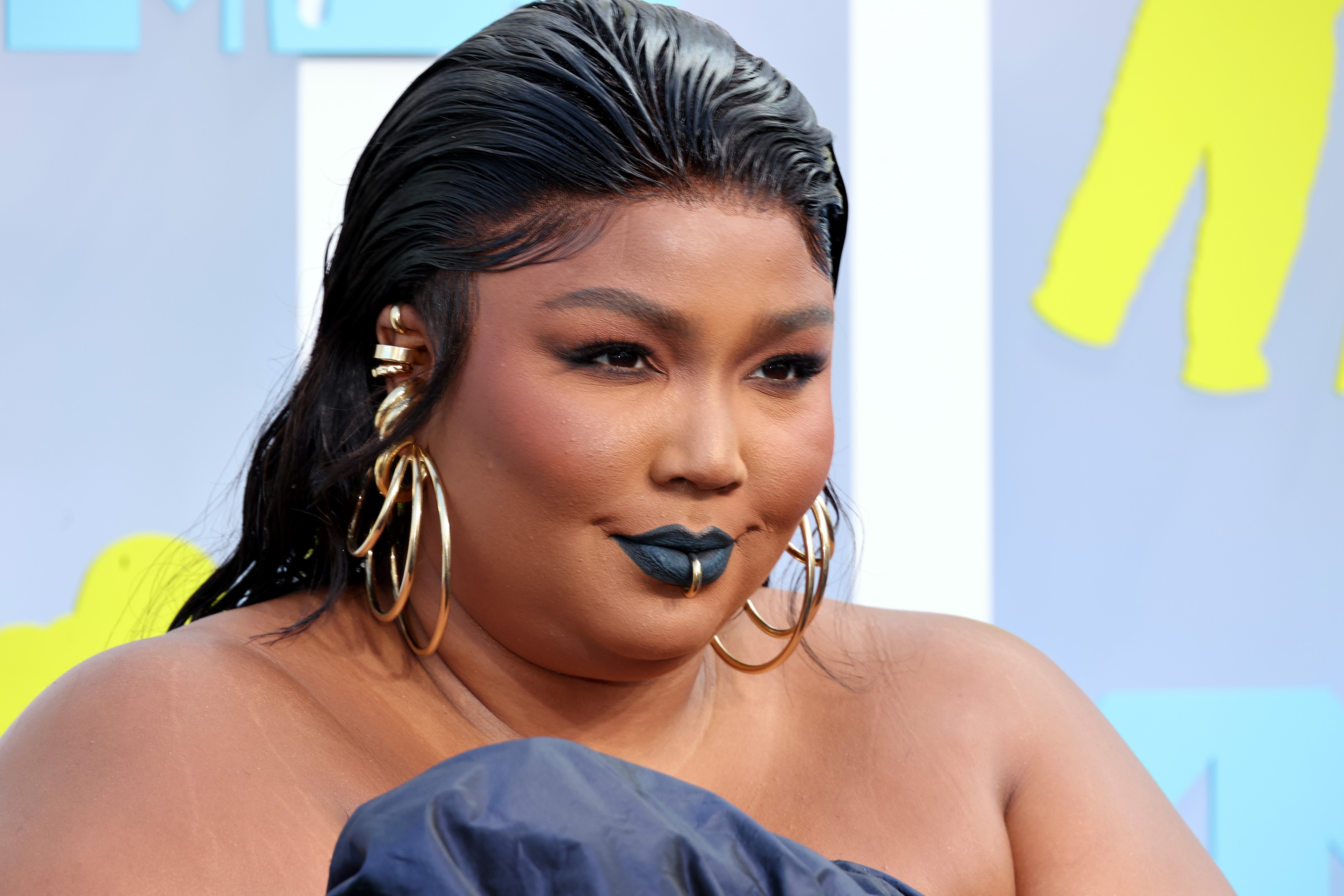 NEWARK, NEW JERSEY - AUGUST 28: Lizzo attends the 2022 MTV VMAs at Prudential Center on August 28, 2022 in Newark, New Jersey. (Photo by Cindy Ord/WireImage) (Foto: WireImage)