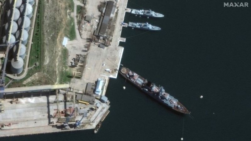 Imagem de satélite do Moskva no porto da Crimeia em 7 de abril de 2022 (Foto: Maxar via BBC News)