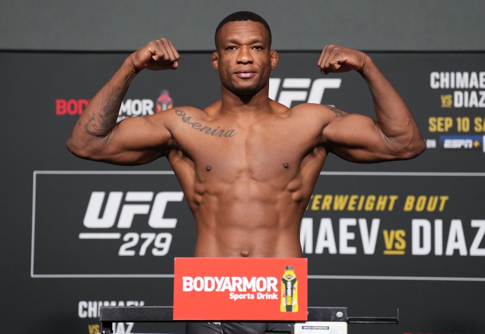 UFC 279 pesagem Jailton Malhadinho — Foto: Chris Unger/Zuffa LLC
