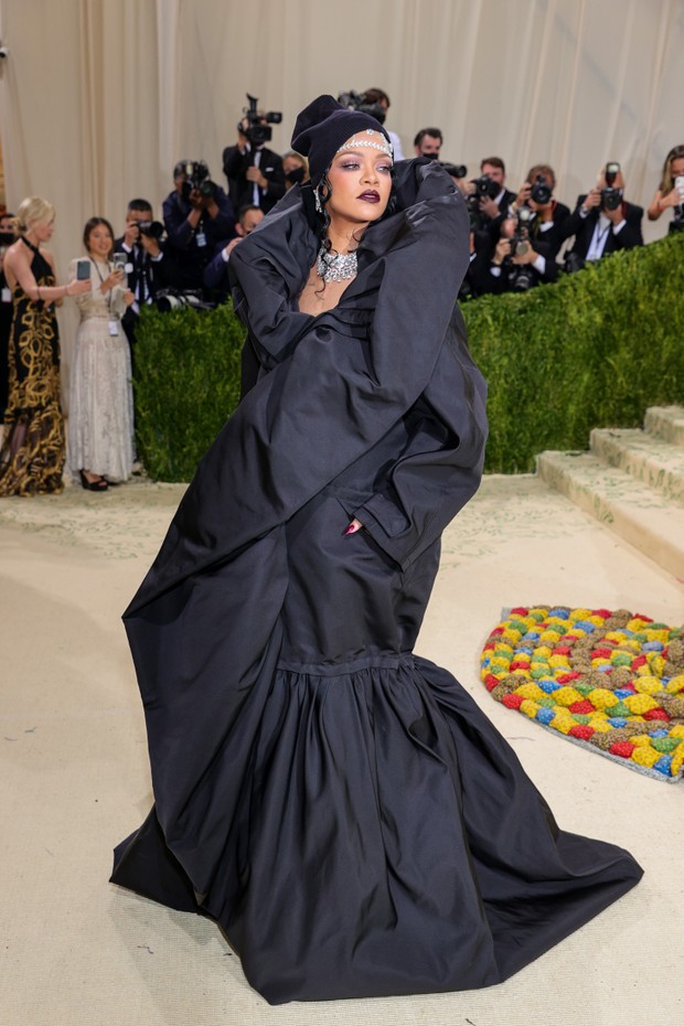 NEW YORK, NEW YORK - SEPTEMBER 13: Rihanna attends The 2021 Met Gala Celebrating In America: A Lexicon Of Fashion at Metropolitan Museum of Art on September 13, 2021 in New York City. (Photo by Theo Wargo/Getty Images) (Foto: Getty Images)