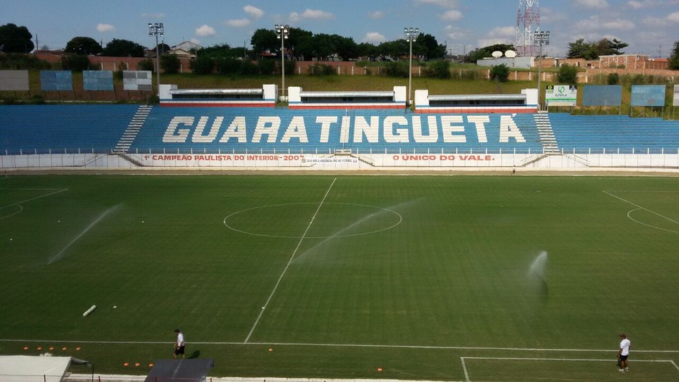 Estádio Dario Rodrigues Leite, em Guaratinguetá, foi o palca da partida entre paulistas e paraibanos (Foto: Glaucia Santiago/EPTV)