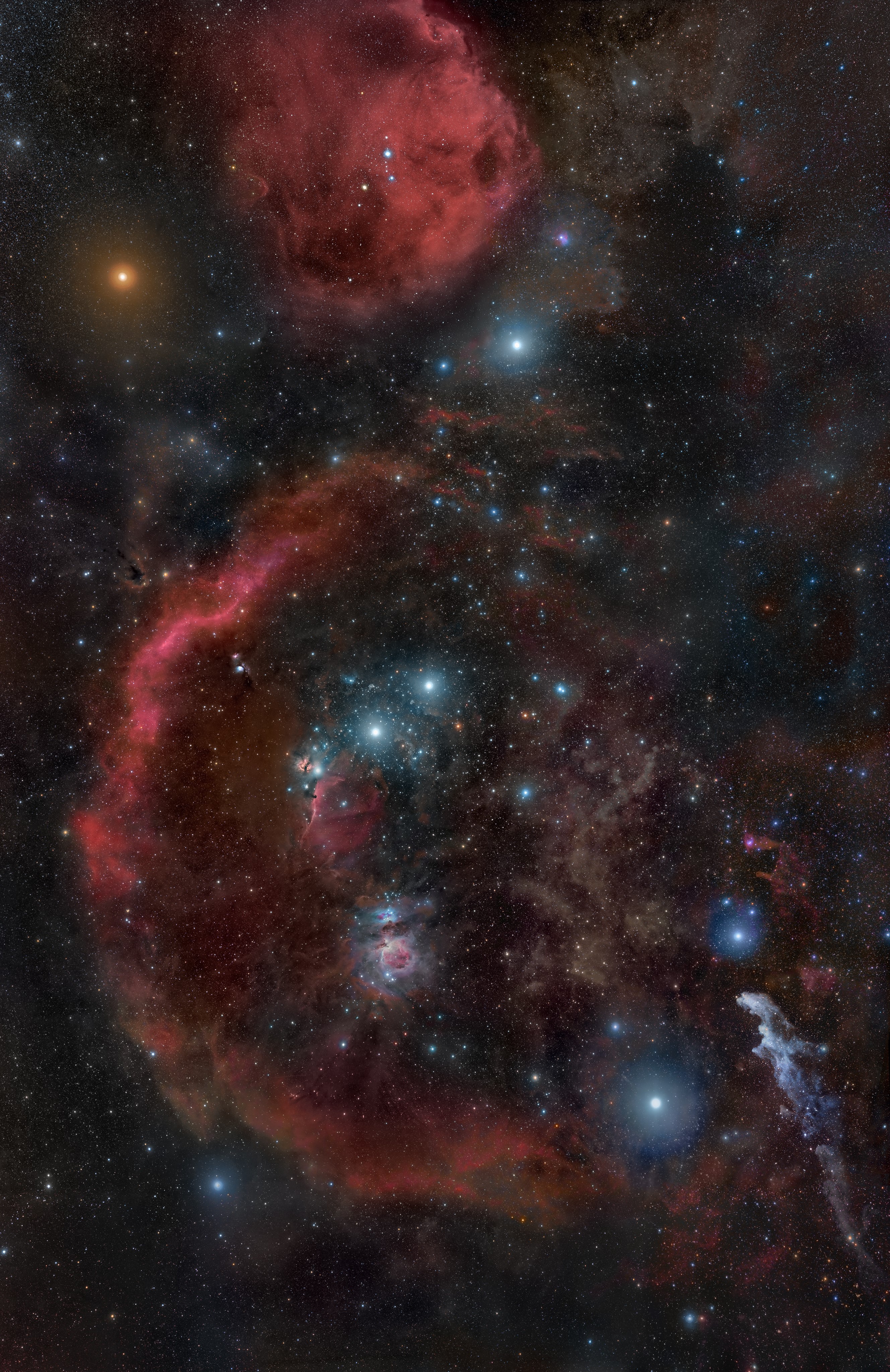 Betelgeuse brilhando avermelhada no canto superior esquerdo da constelação de Órion (Foto: Wikimedia Commons)