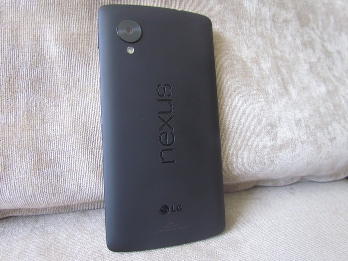 Também fabricado pela LG, Nexus 5 traz hardware baseado no modelo anterior ao G3 (Foto: Paulo Alves/TechTudo)